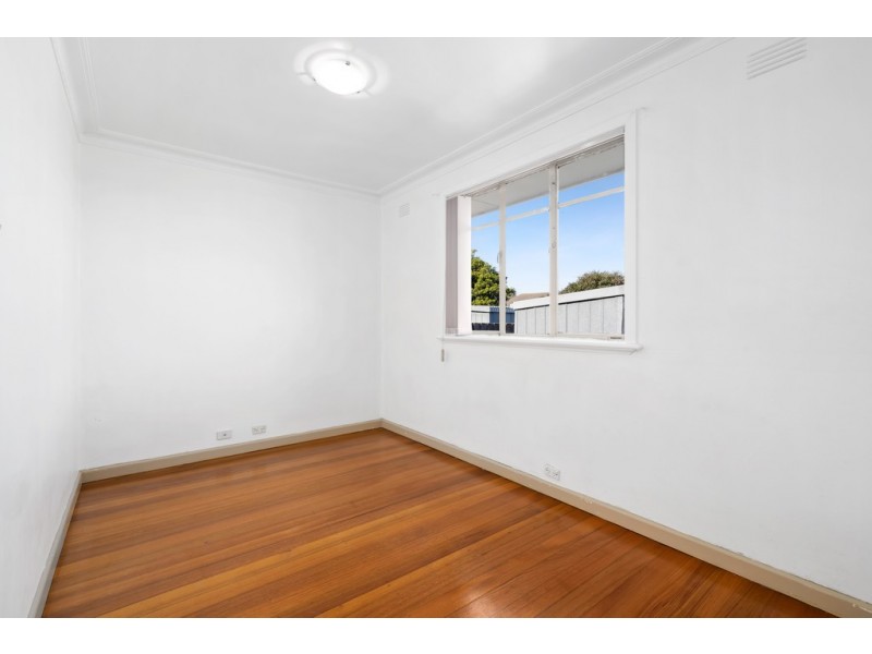 17 Club Avenue, Kingsbury VIC 3083