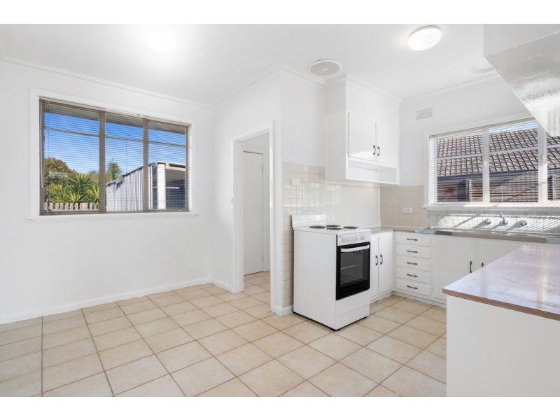 17 Club Avenue, Kingsbury VIC 3083