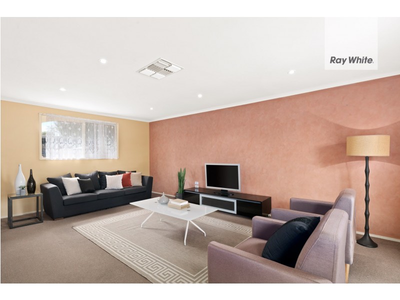 2 Todman Close, Mill Park VIC 3082