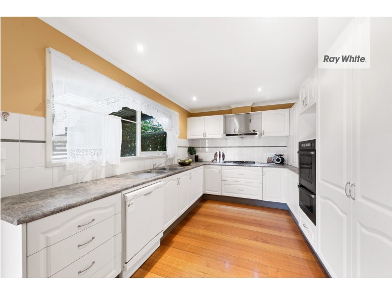 2 Todman Close, Mill Park VIC 3082