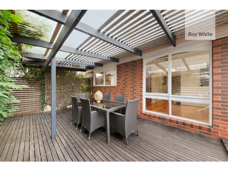 2 Todman Close, Mill Park VIC 3082