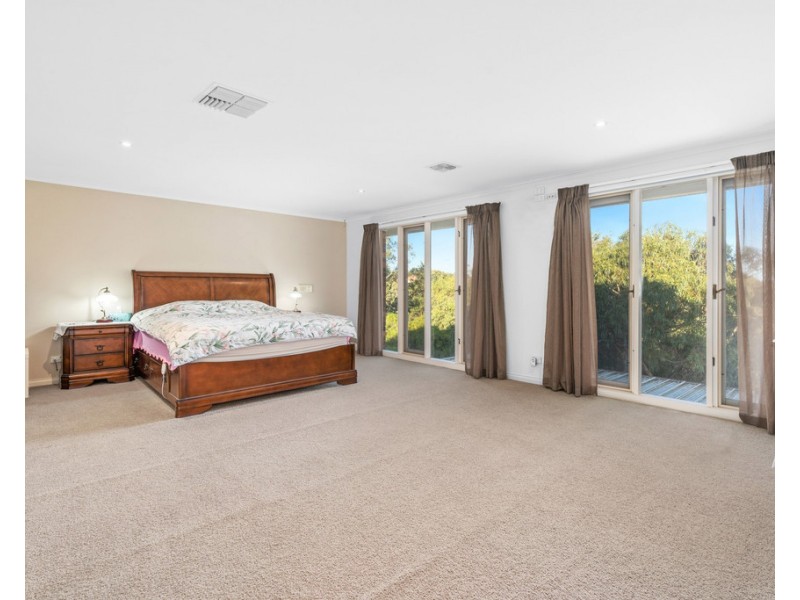 32 Cheadle Crescent, Bundoora VIC 3083