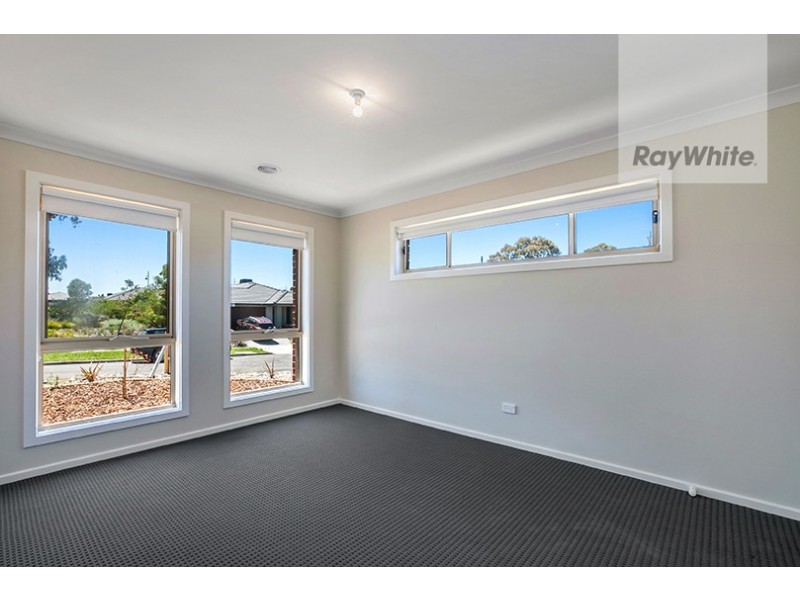 22 Travertine Crescent, Doreen VIC 3754