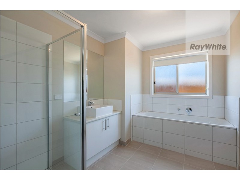 22 Travertine Crescent, Doreen VIC 3754