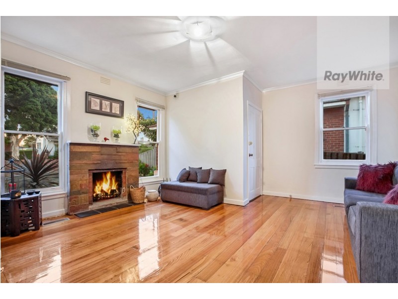 4 Winter Crescent, Reservoir VIC 3073