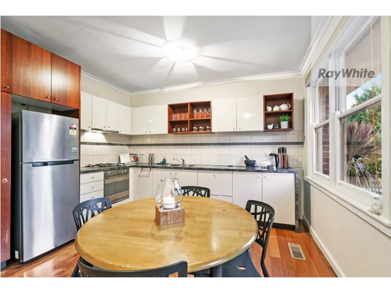 4 Winter Crescent, Reservoir VIC 3073