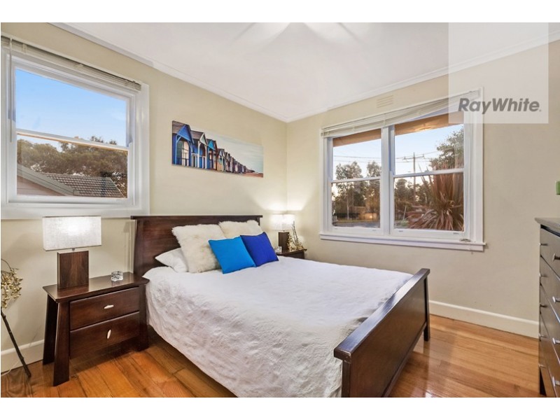 4 Winter Crescent, Reservoir VIC 3073