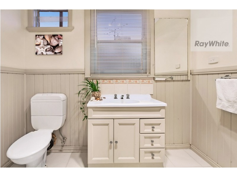 4 Winter Crescent, Reservoir VIC 3073