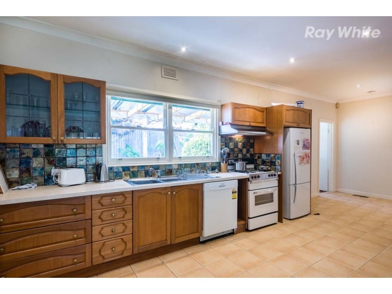 18 Winifred, Preston VIC 3072