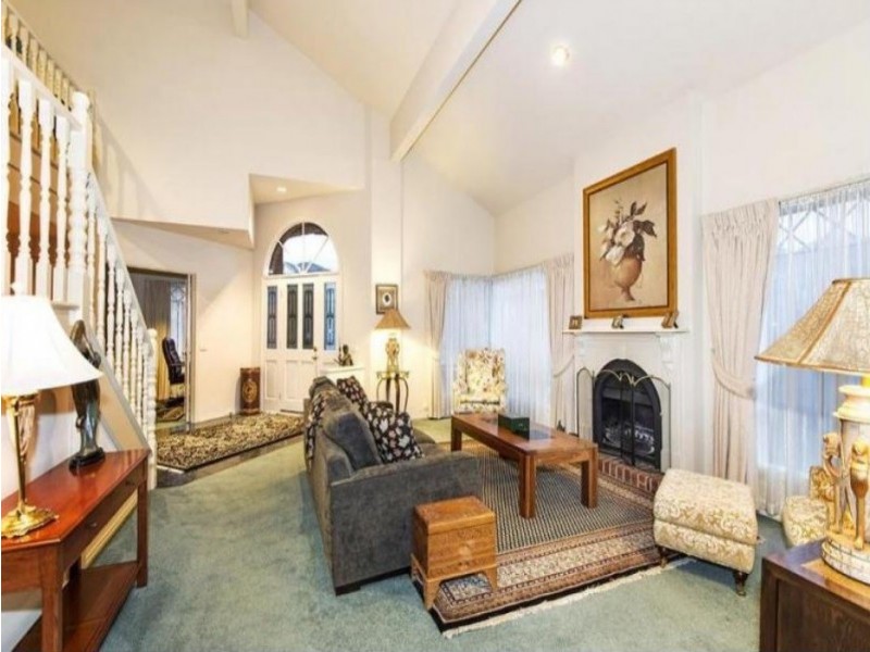 2 Rostrata View, Mill Park VIC 3082