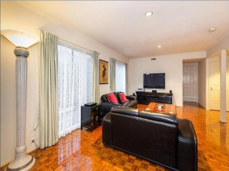 2 Rostrata View, Mill Park VIC 3082