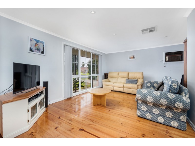 25 Tonelli Crescent, Mill Park VIC 3082