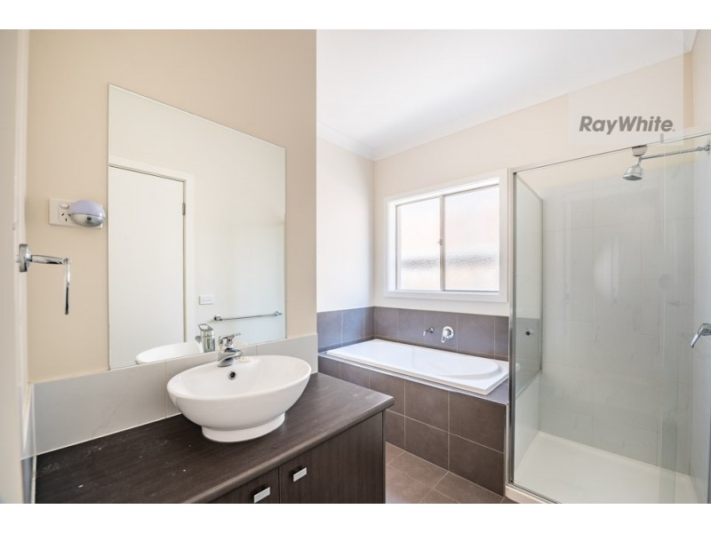 4 Comata Way, South Morang VIC 3752