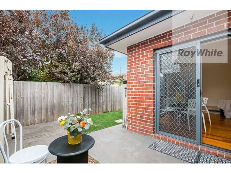 2/10 McComas Street, Reservoir VIC 3073