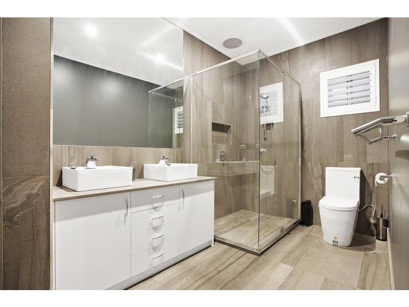 8 Sargood Drive, South Morang VIC 3752