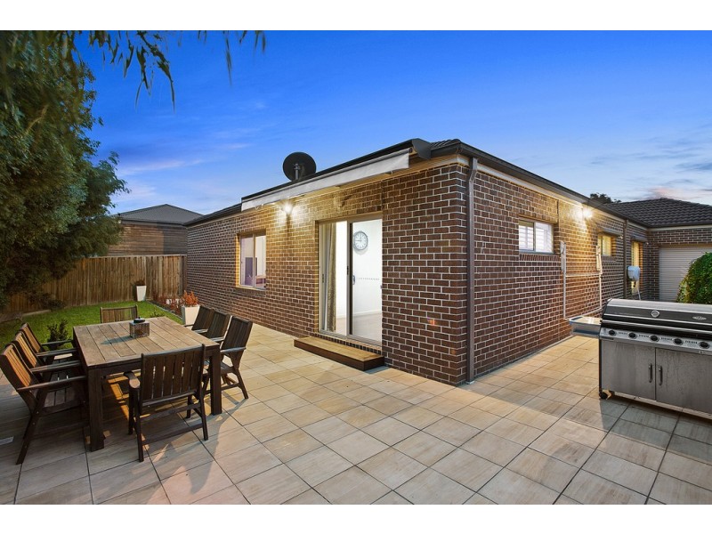 8 Sargood Drive, South Morang VIC 3752