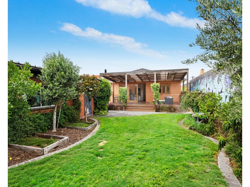 18 Highlands Road, Thomastown VIC 3074