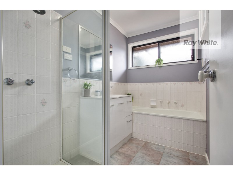 18 Mossman Crescent, Lalor VIC 3075