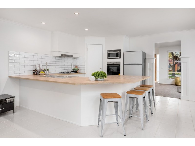 39 Josef Avenue, Bundoora VIC 3083