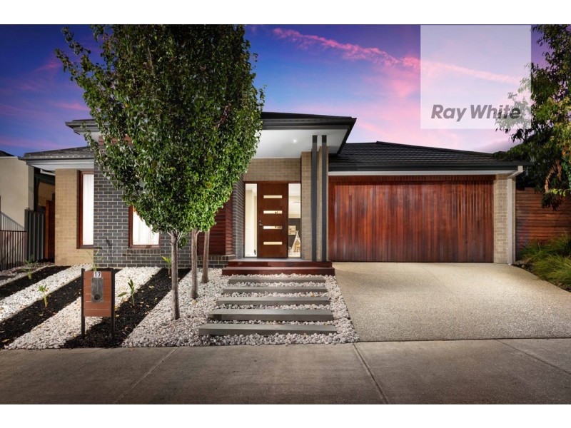 17 Galloway Drive, Mernda VIC 3754