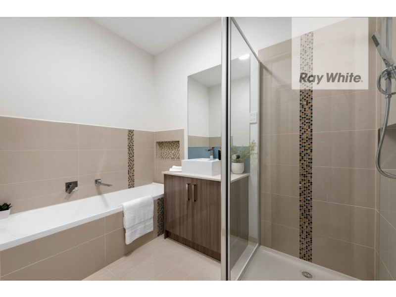 34 Landing Avenue, Doreen VIC 3754