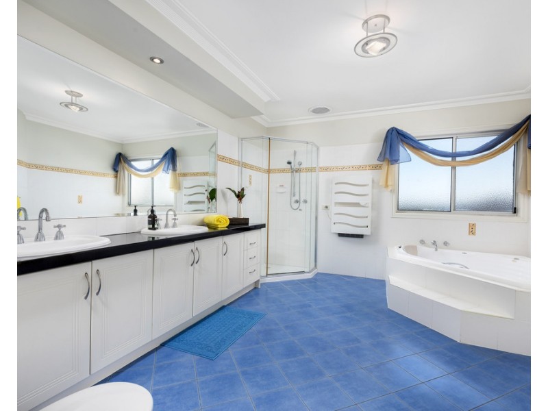32 Maculata Grove, Bundoora VIC 3083