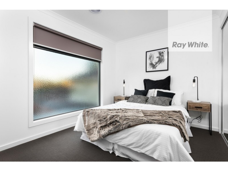 2/35 Cuthbert Drive, Mill Park VIC 3082