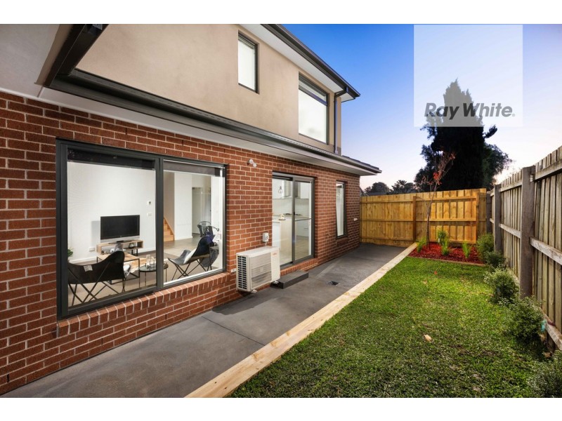 2/35 Cuthbert Drive, Mill Park VIC 3082