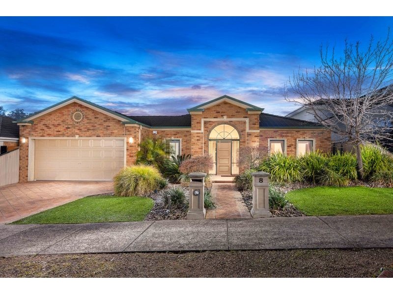 8 Inglewood Court, Mill Park VIC 3082