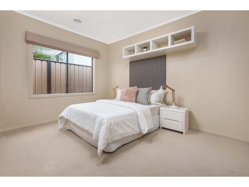 8 Inglewood Court, Mill Park VIC 3082