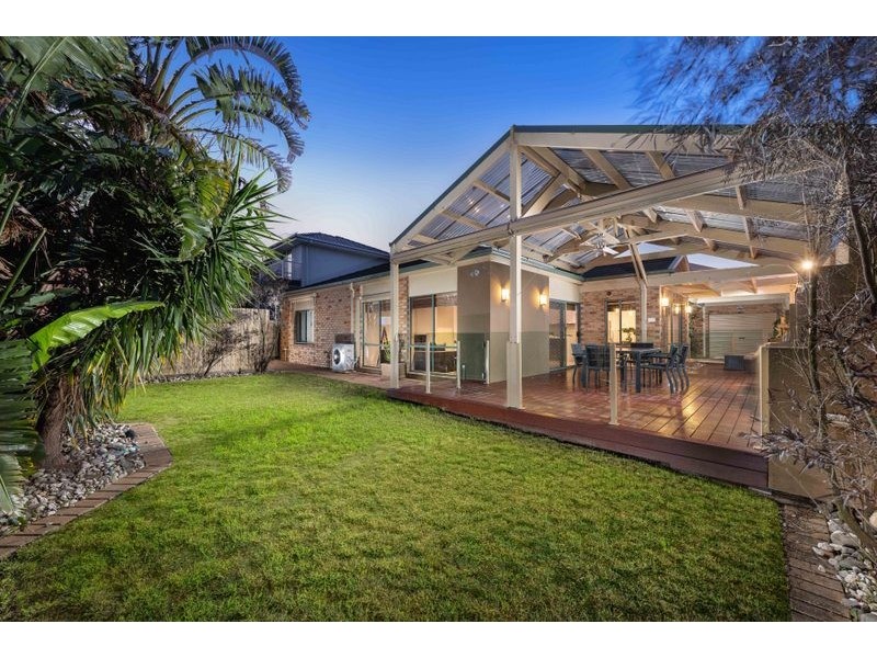 8 Inglewood Court, Mill Park VIC 3082