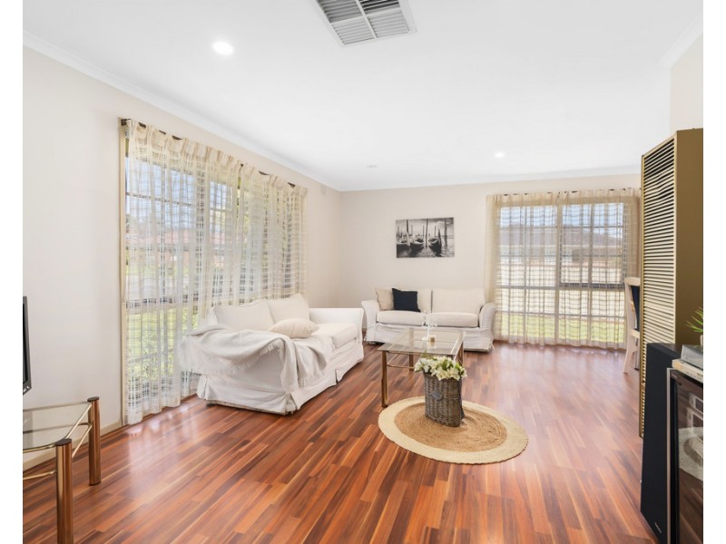 44 Taunton Drive, Bundoora VIC 3083