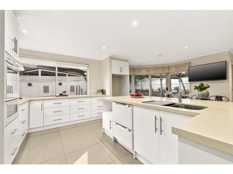 2 Merrivale Way, Bundoora VIC 3083
