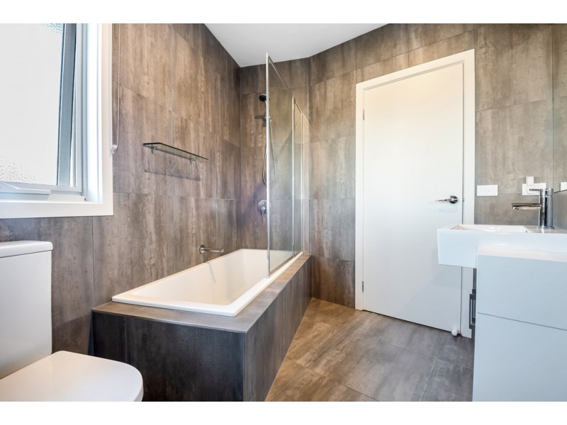 1/126 The Boulevard, Thomastown VIC 3074