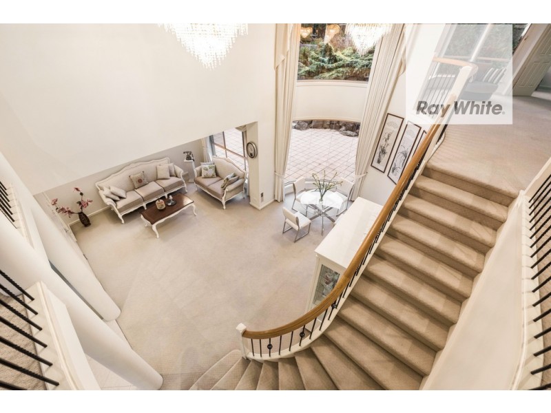 5 Laurina Turn, Mill Park VIC 3082