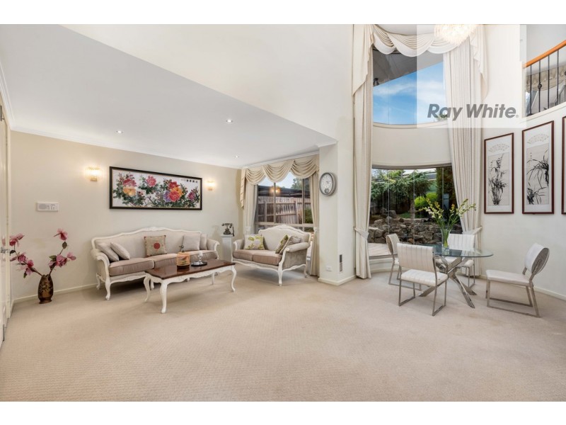 5 Laurina Turn, Mill Park VIC 3082