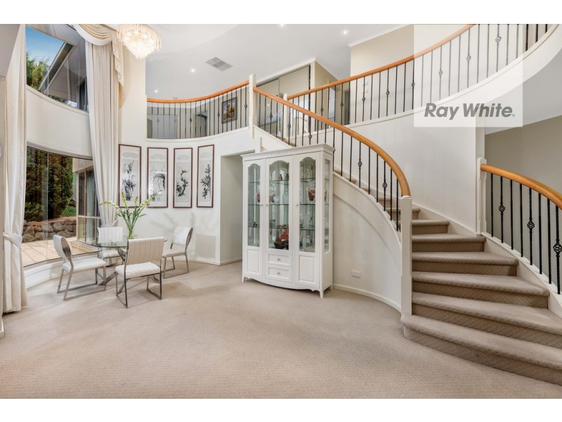 5 Laurina Turn, Mill Park VIC 3082