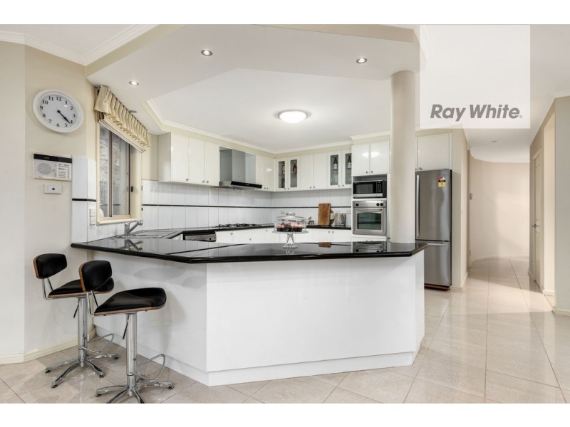 5 Laurina Turn, Mill Park VIC 3082