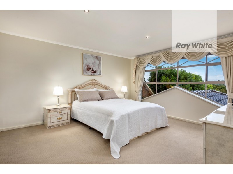 5 Laurina Turn, Mill Park VIC 3082