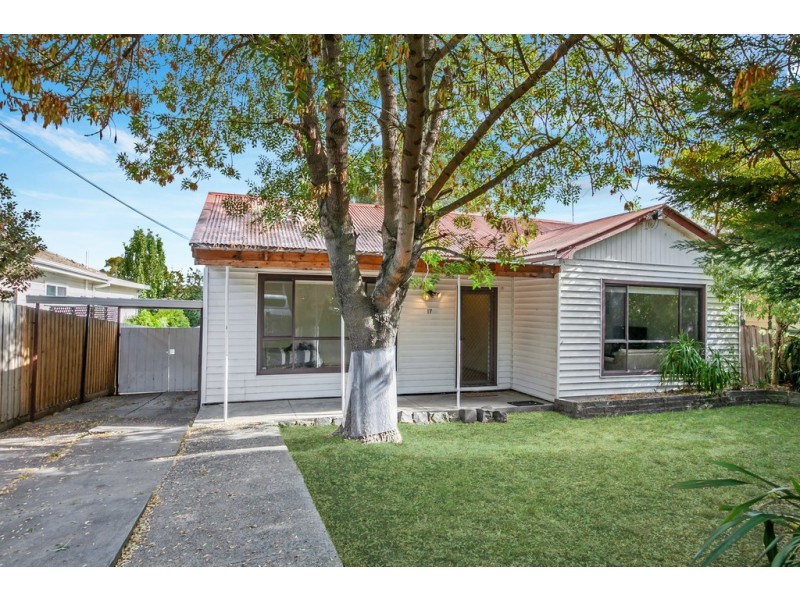17 Keats Avenue, Kingsbury VIC 3083