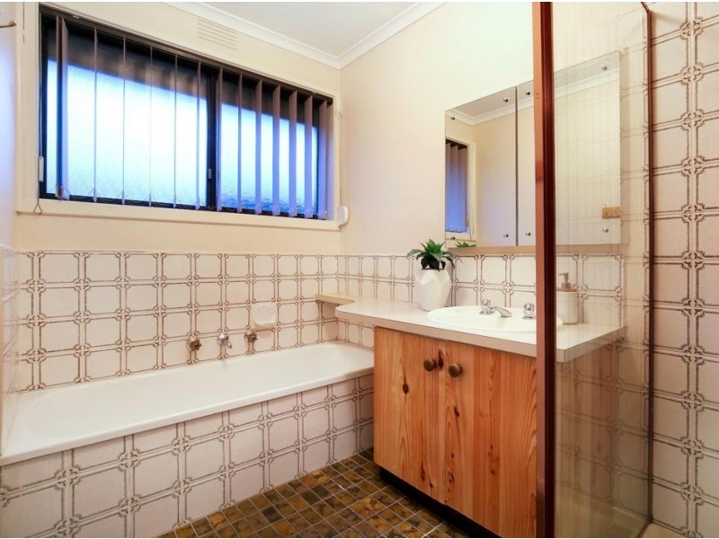 32 Cabernet Crescent, Bundoora VIC 3083