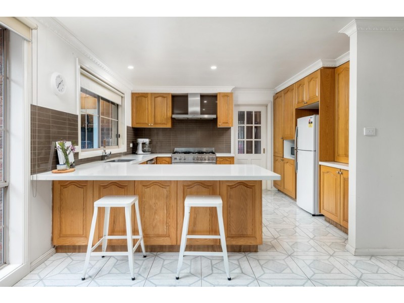 13 Stradella Close, Mill Park VIC 3082