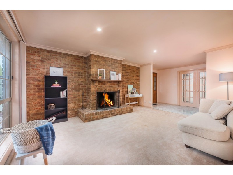 13 Stradella Close, Mill Park VIC 3082