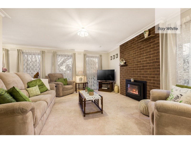 4 Luton Way, Bundoora VIC 3083