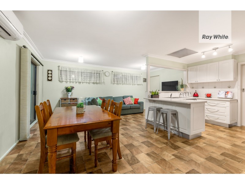 4 Luton Way, Bundoora VIC 3083