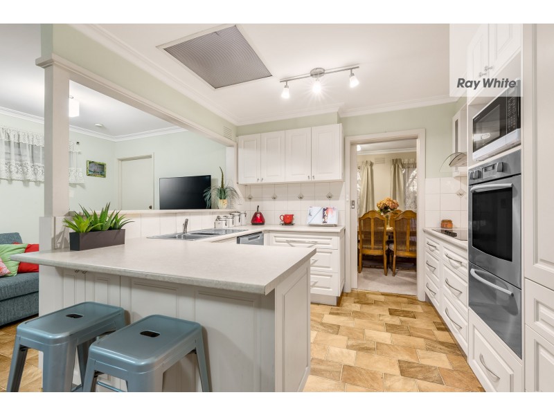 4 Luton Way, Bundoora VIC 3083