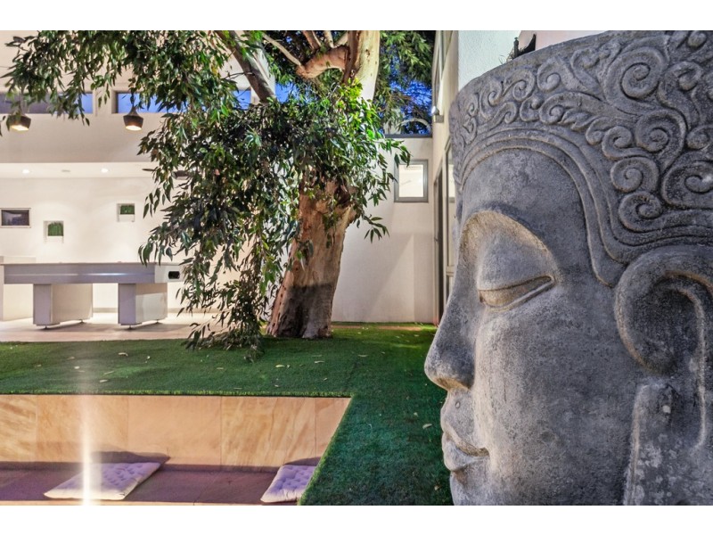 12 Parkhaven Avenue, Kingsbury VIC 3083