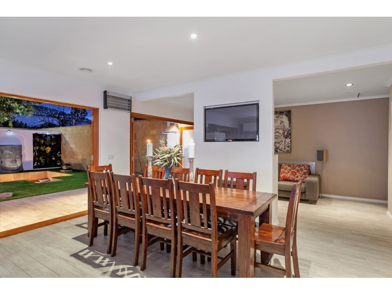 12 Parkhaven Avenue, Kingsbury VIC 3083