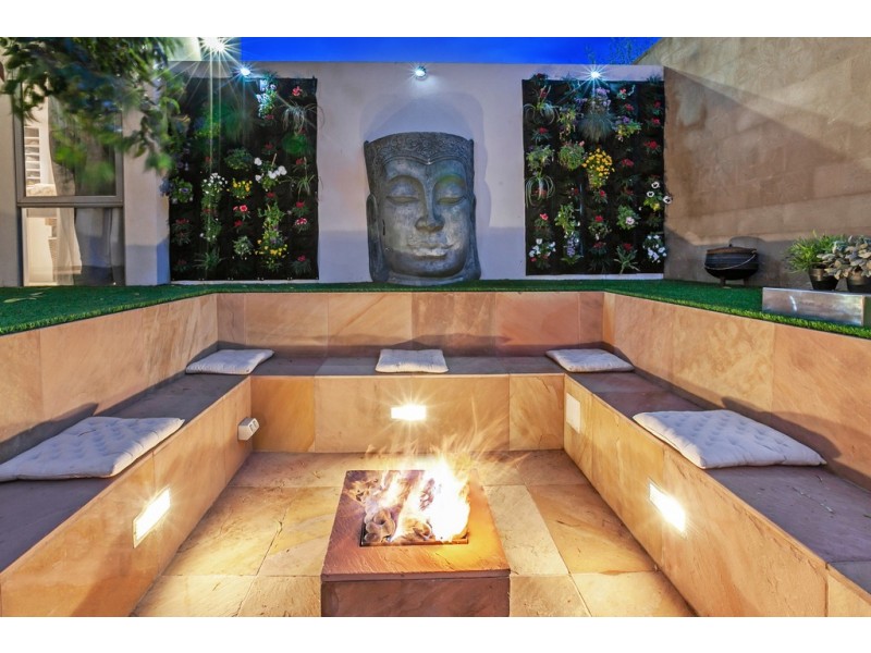 12 Parkhaven Avenue, Kingsbury VIC 3083