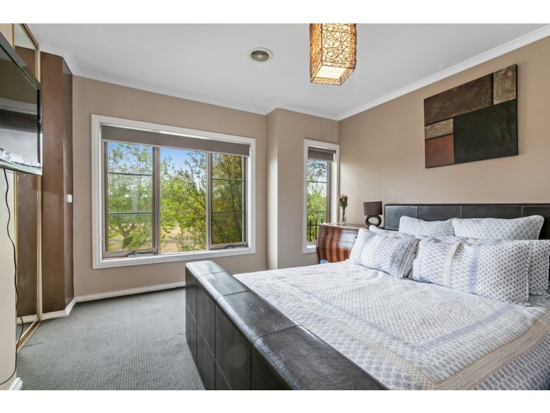 12 Parkhaven Avenue, Kingsbury VIC 3083